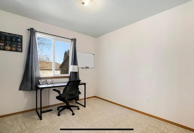 Building Photo - 3550 SE Doubleton Dr