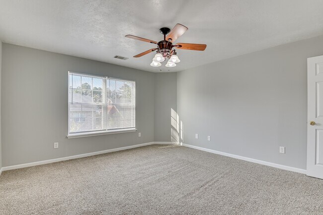 Building Photo - 7635 Pleasantville Way