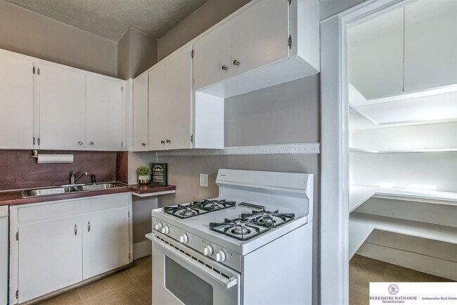 Building Photo - 2125 S 35th Ave