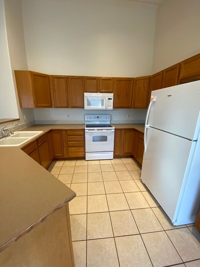 Building Photo - April Rent Free - House with Triple Car Garage