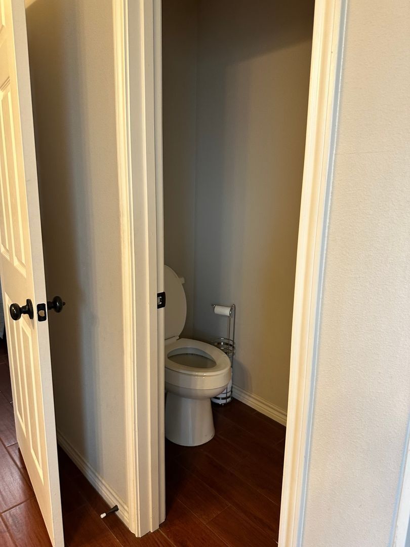 Building Photo - 885 Box Car Rd