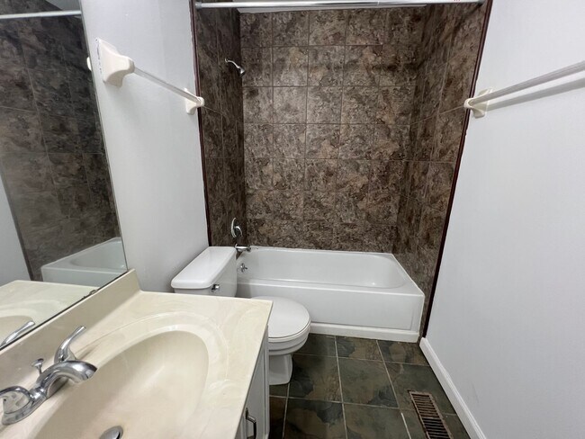 Building Photo - 4390 McPherson Ave