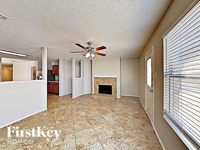 Building Photo - 553 Linacre Dr