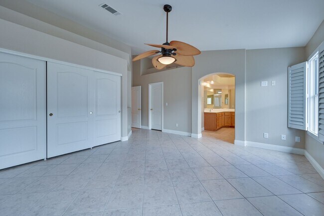 Building Photo - 561 Pacer Terrace