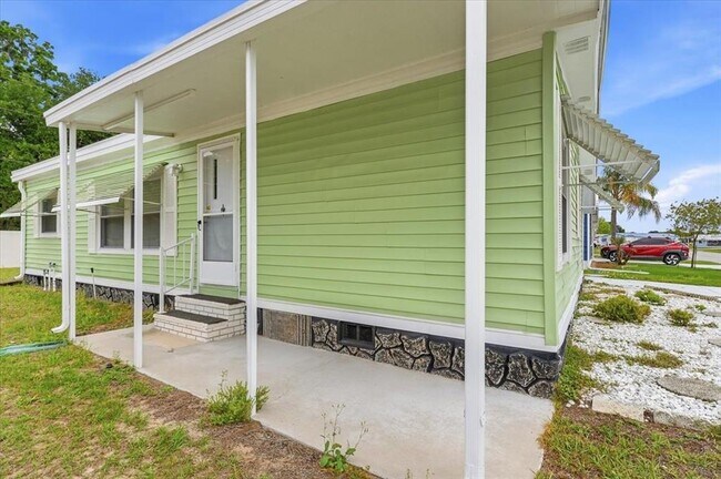 Building Photo - 1798 Fox Hill Dr