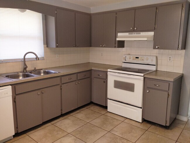 Building Photo - 7741 Ironbark Dr