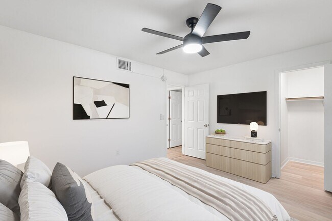 Building Photo - GULFPORT APARTMENT FOR RENT!