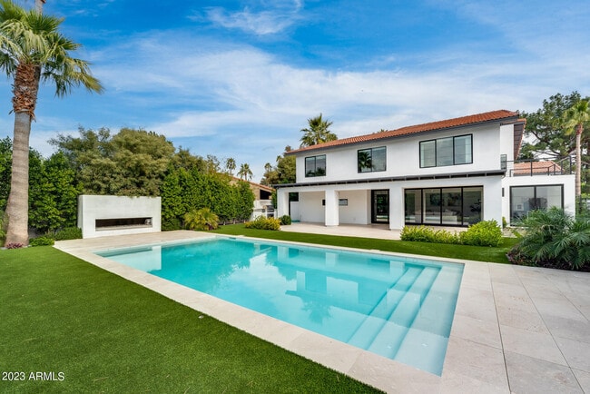 Building Photo - 8618 N Timberlane Dr