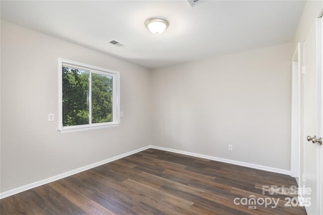 Building Photo - 1596 Eagles Pl