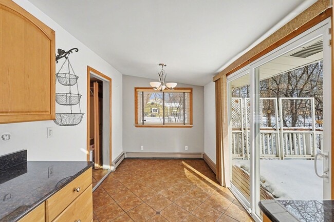 Building Photo - Beautiful 2 bed 2 bath single family home in Northville Twp.