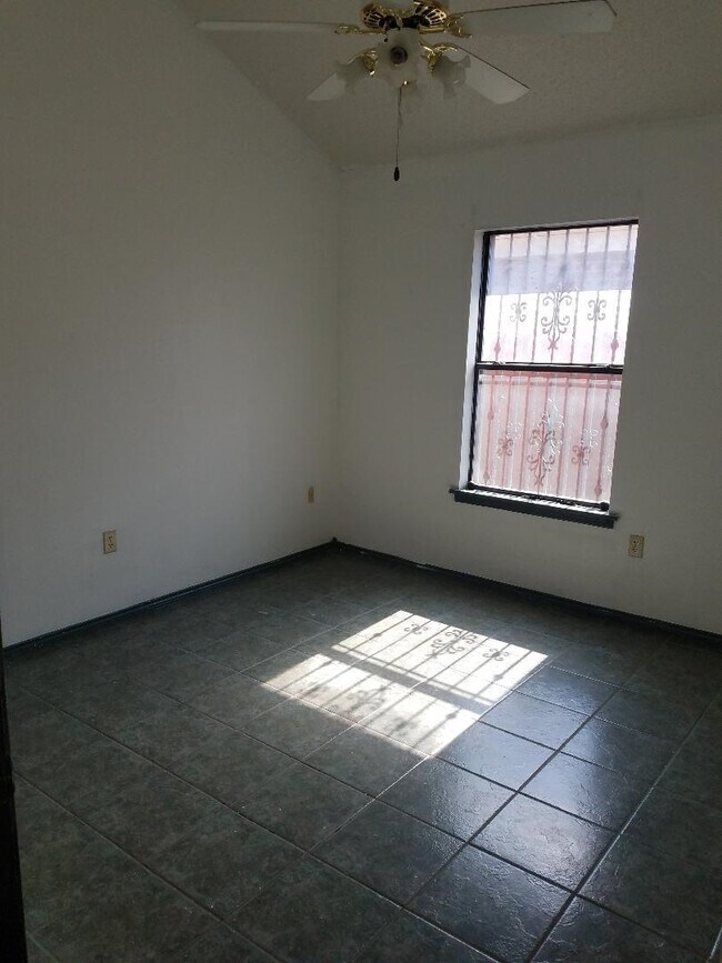 Building Photo - 4303 Revolution Rd