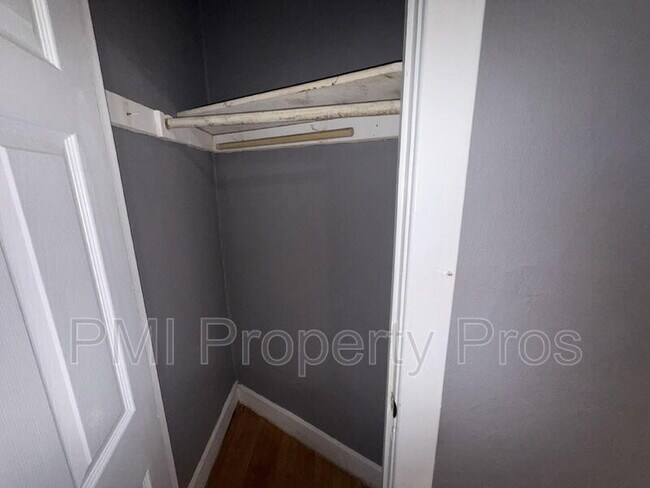 Building Photo - 2575 N 34th St