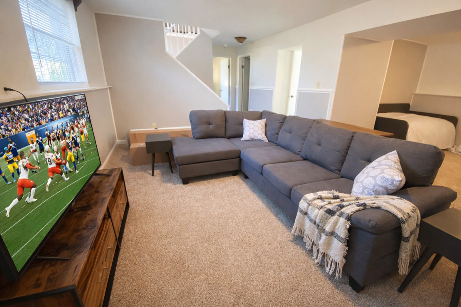 Building Photo - 11423-11425 5 Cedars Rd