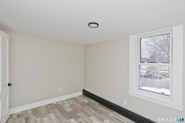 Building Photo - 47 Maple Ave