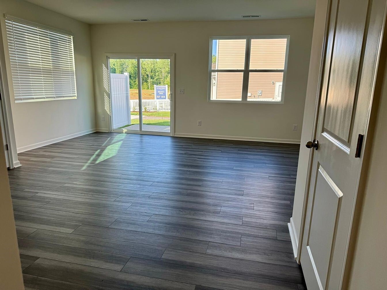 Living room - 101 S Chubb Rdg