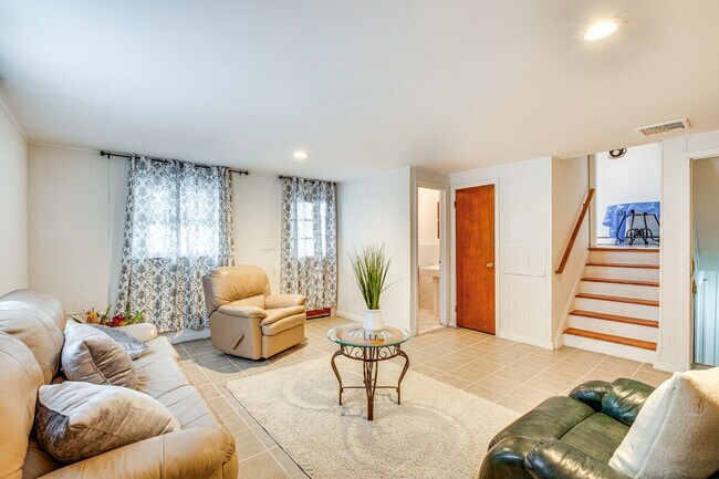 Building Photo - 2851 Debra Way