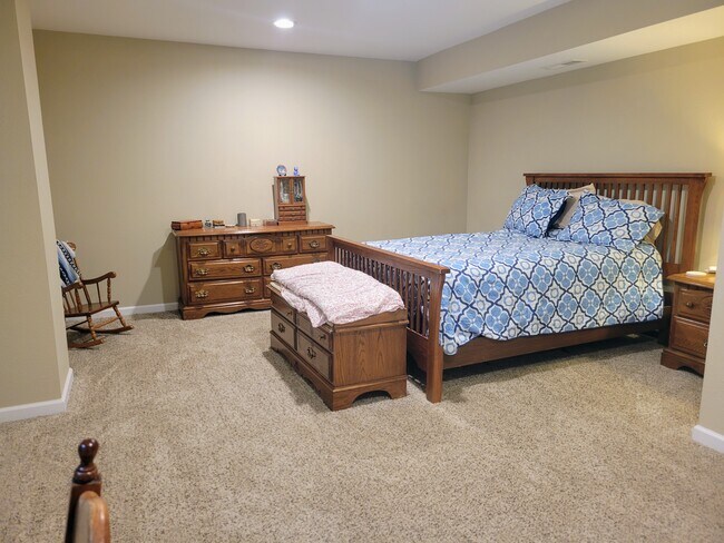 Building Photo - 3831 Apache Ct W