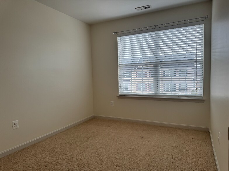 Building Photo - 12944 Yellow Jacket Rd