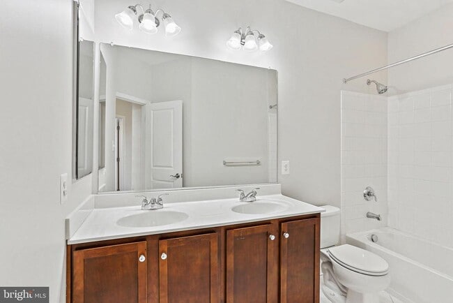 Building Photo - 5807 Duncan Dr