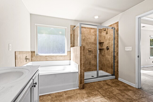 Building Photo - 2635 Ridge Manor Dr