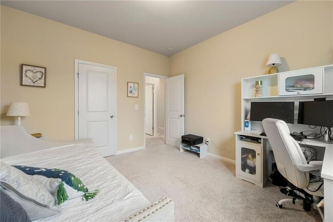 Building Photo - 2170 Trelipe Dr