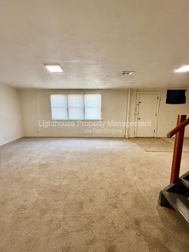 Building Photo - 2108 Woodbine Ave