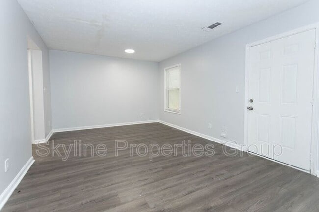 Building Photo - 5861 Dunn Rd