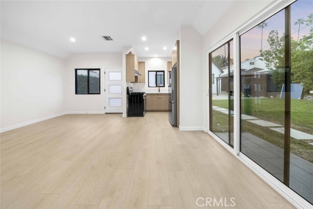 Building Photo - 1324 Winchester Ave