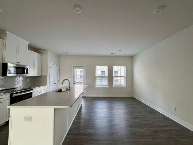 Building Photo - 216 Russell Br Ln