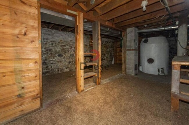 Building Photo - Adorable Home Centrally Located