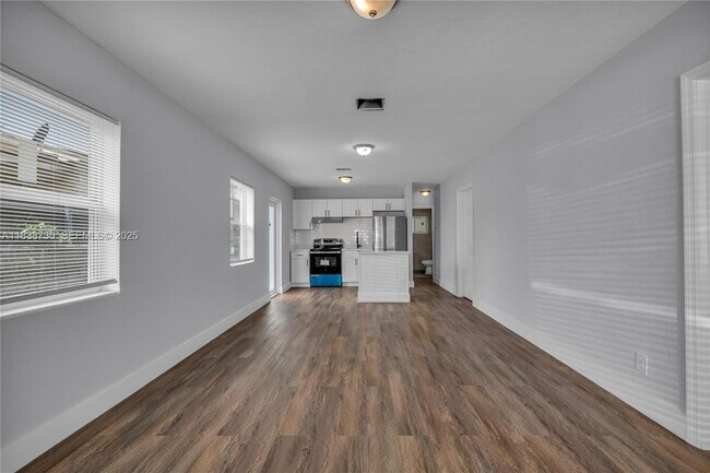 Building Photo - 2243 Greene St.