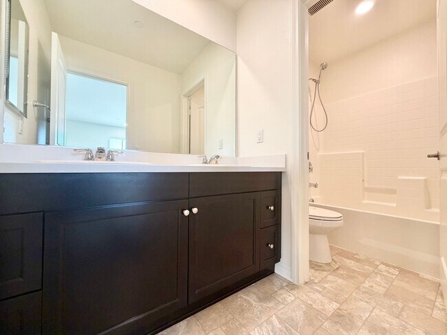 Building Photo - 30136 Sutton Ct
