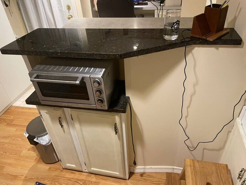 Building Photo - 8 Fulkerson St