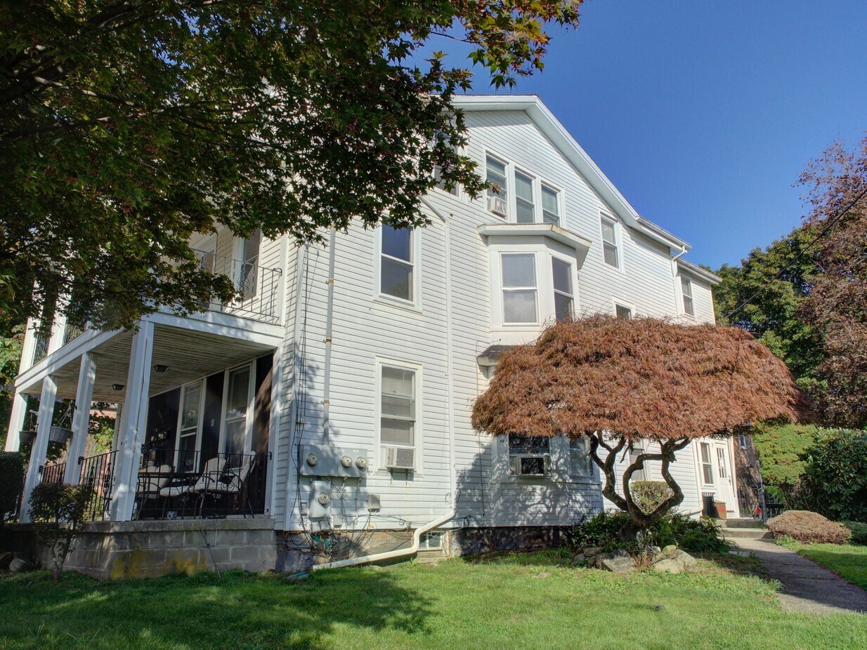 Building Photo - 179 Valley St