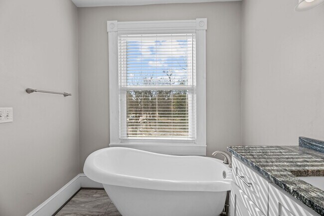 Building Photo - 1220 National Ave