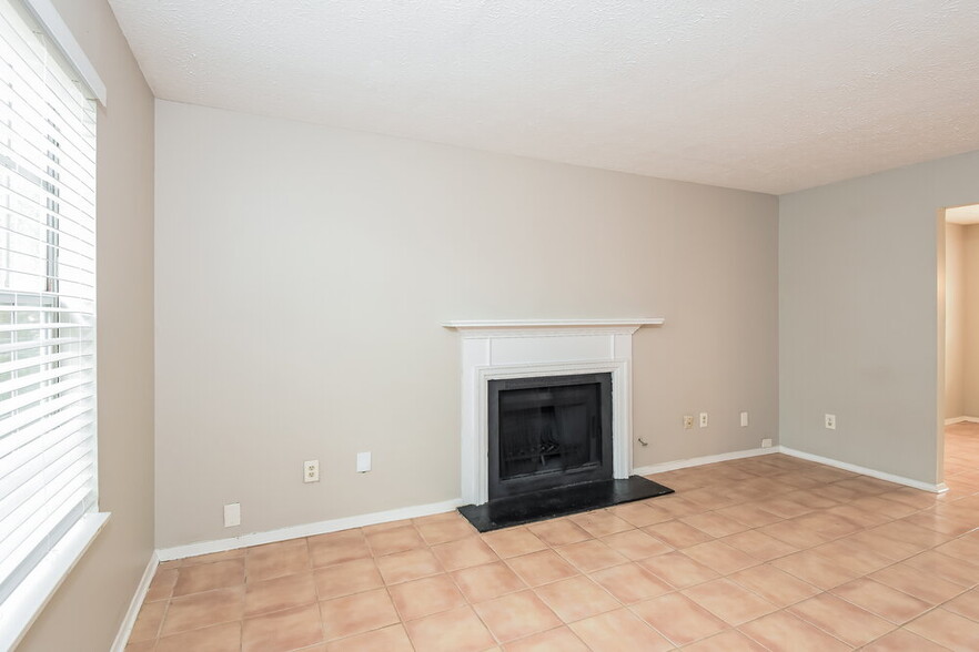 Building Photo - 1630 Carrie Spring