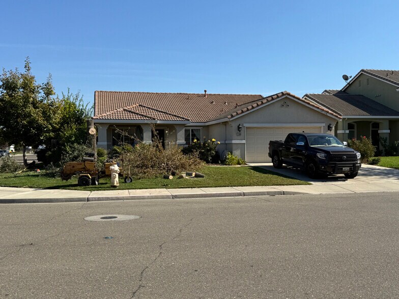 Primary Photo - 1168 Fernwood Way