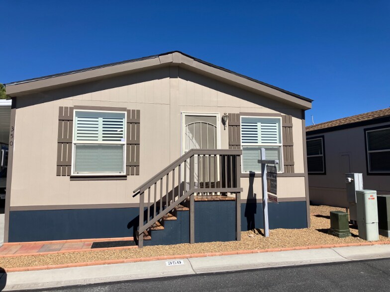 Building Photo - 350 Riviera Dr