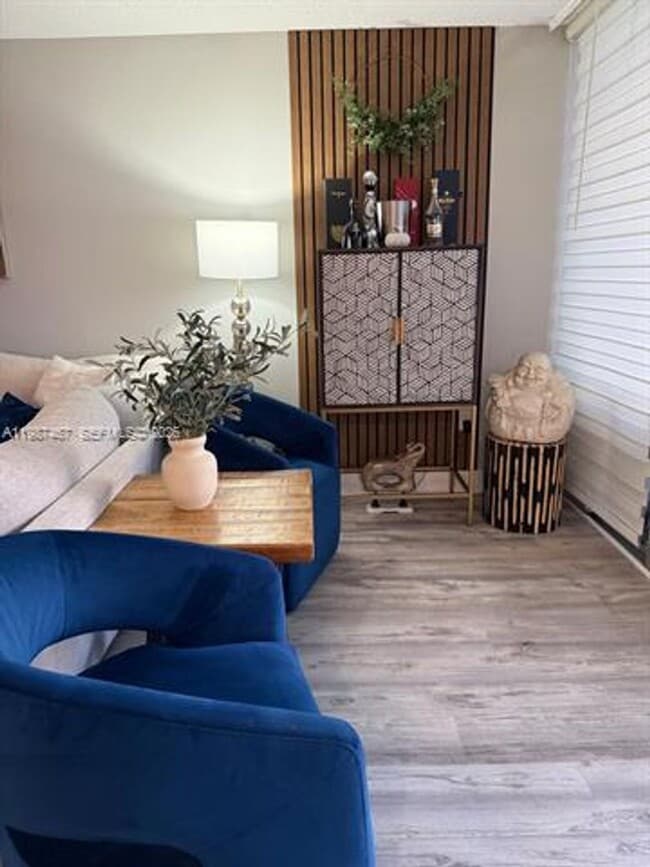 Building Photo - 18061 Biscayne Blvd