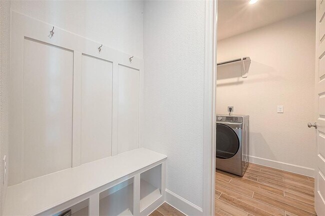 Building Photo - 29803 Breezy Pnes Lp