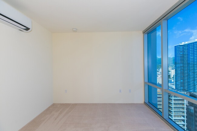 Building Photo - 1391 Kapiolani Blvd