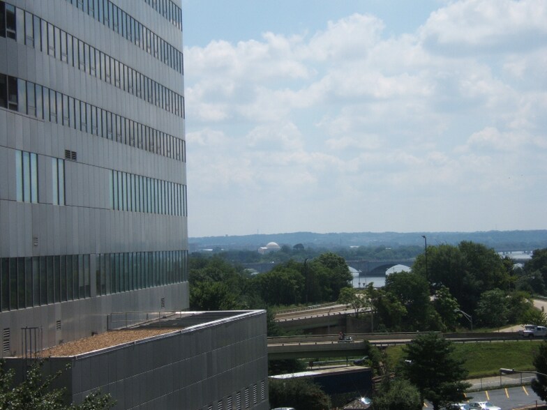 Building Photo - 1121 Arlington Blvd