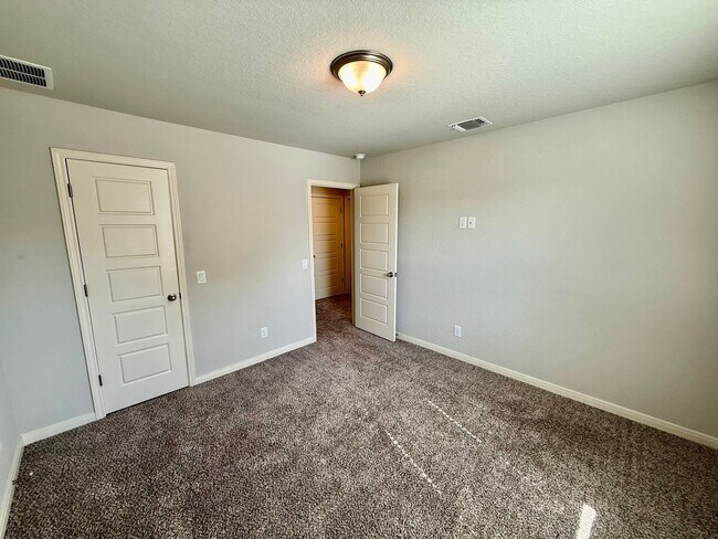 Building Photo - 117 Joseph Cir