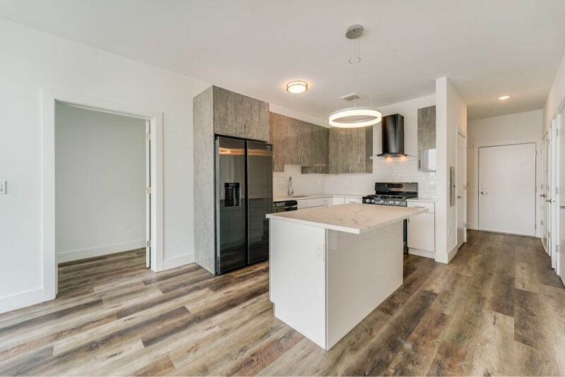 Building Photo - 400 69th St