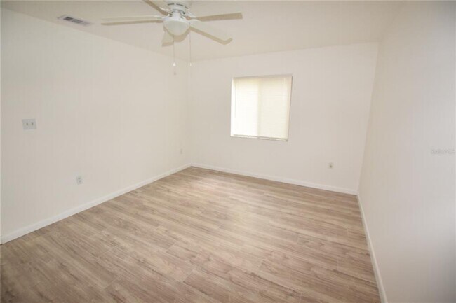 Building Photo - 904 Sumter St