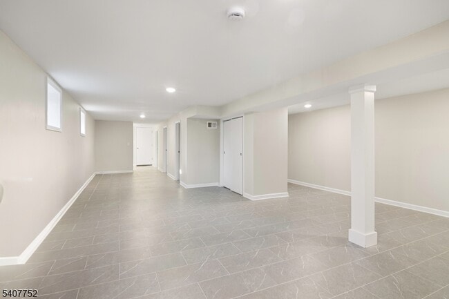 Building Photo - 579 S 12th St