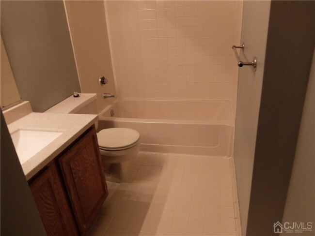 Building Photo - 2206 Ravens Crest Dr