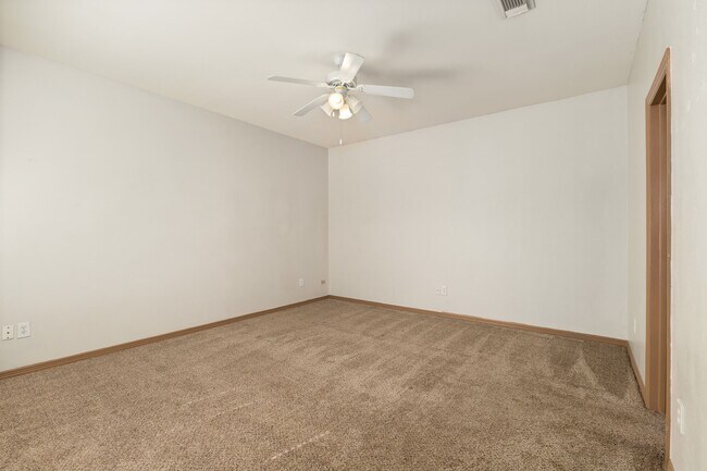 Building Photo - 21123 Sweet Blossom Ln