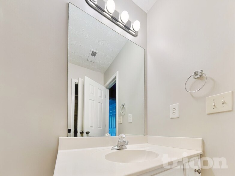 Building Photo - 5677 Conner Rd