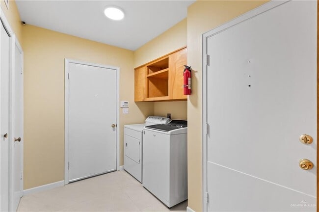 Building Photo - 28 W Austin Blvd